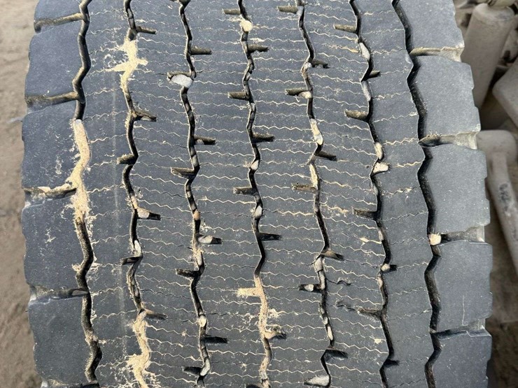 2009-volvo-tractor-truck---caution---kennewick,-wa-image-10