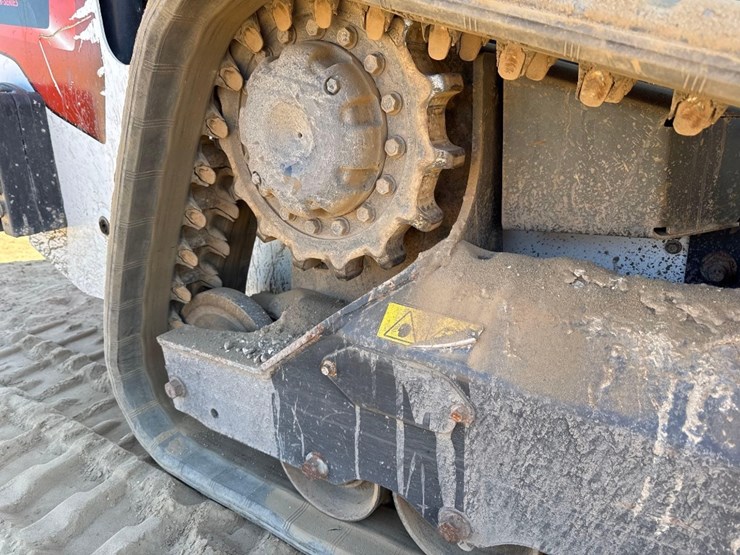 2021-bobcat-t66-image-16