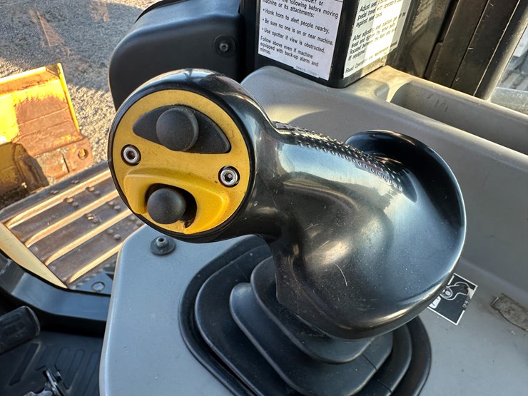 #32837-•-komatsu-39px-crawler-dozer-km10d130kka096648-image-72