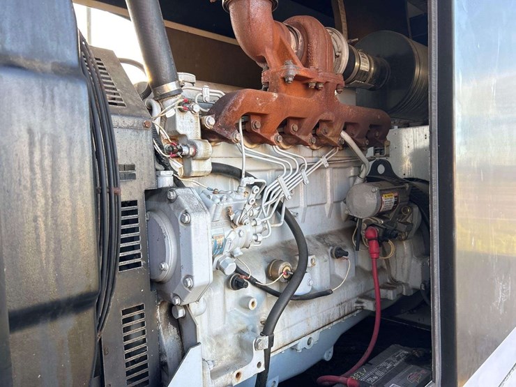 2005-detroit-diesel-100dsejb-138kva-3-phase-diesel-generator-image-12