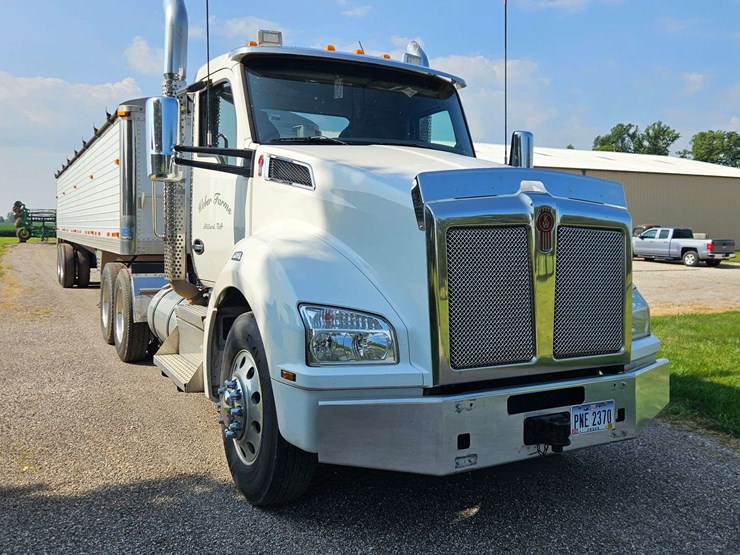 2019-kenworth-t880-image-3