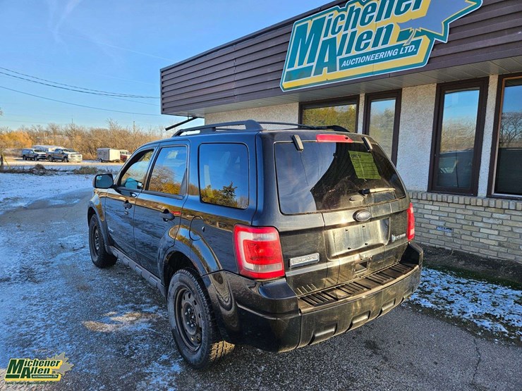 2012-ford-escape-hybrid-image-3