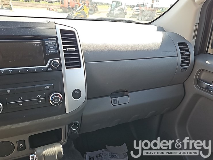 2016-nissan-frontier-image-23