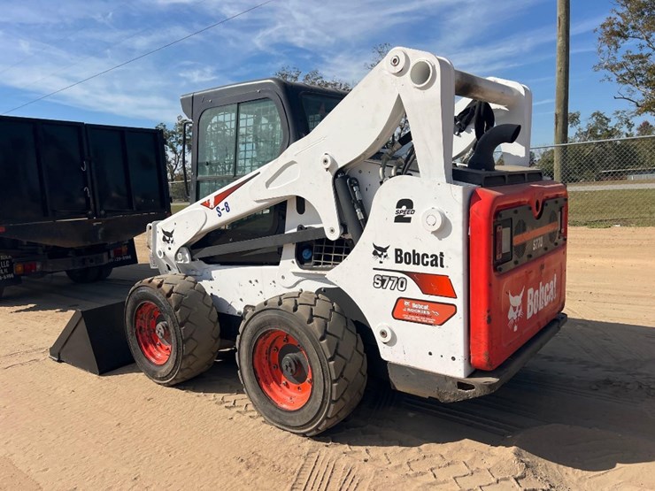 2022-bobcat-s770-image-2