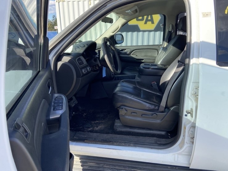 2009-chevrolet-tahoe-image-13