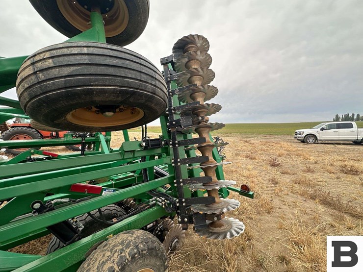 great-plains-2400tm-image-44