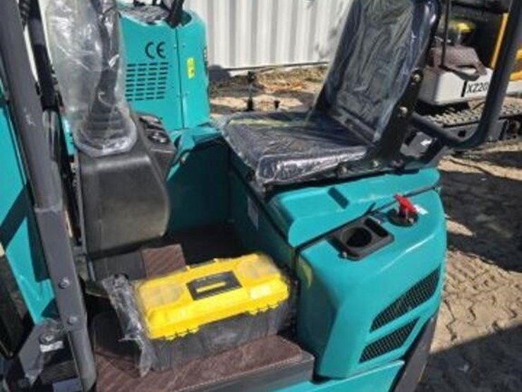 cfg-mini-excavator-qk16r-w-hydraulic-thumb-image-5