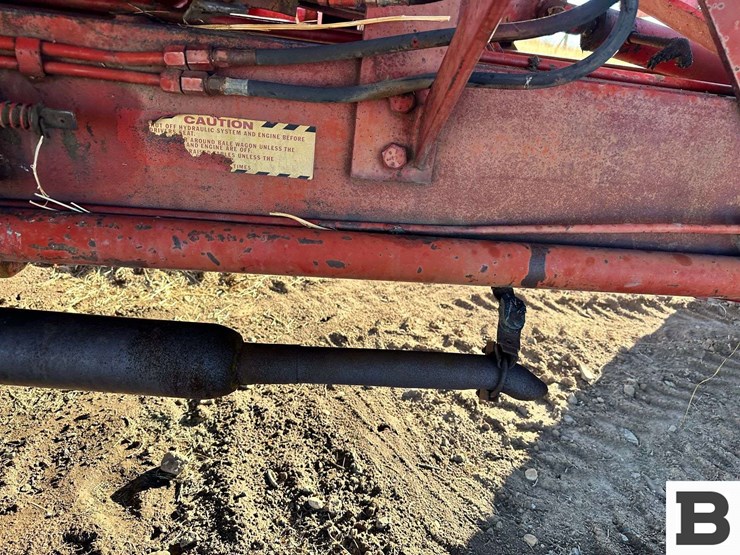 1972-new-holland-1048-image-16