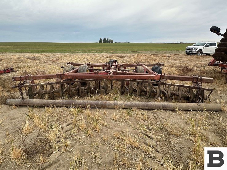 massey-ferguson-720-image-4