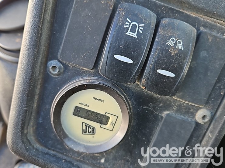 2015-jcb-509-42-image-32