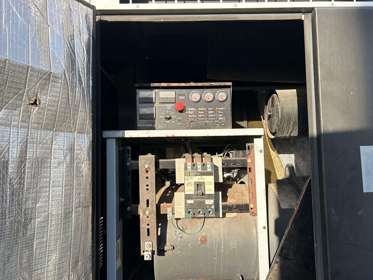 2005-detroit-diesel-100dsejb-138kva-3-phase-diesel-generator-image-10