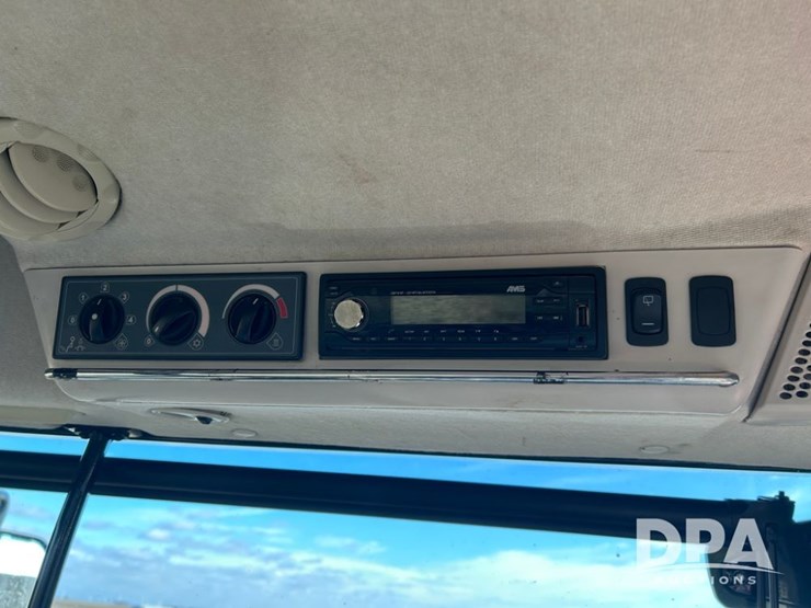 2020-massey-ferguson-8740s-image-45