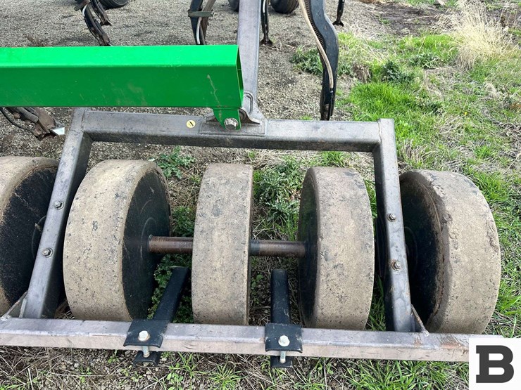 john-deere-1830-image-14