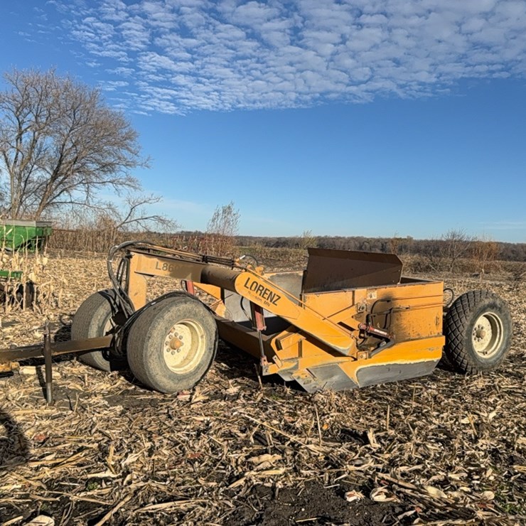 Lorenz L8600 10 Yard Dirt Scraper