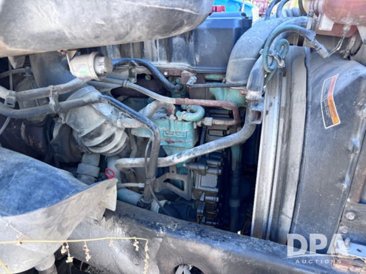 2003-volvo-10-image-85