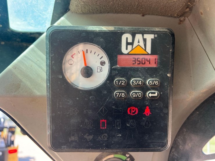 2016-caterpillar-259d-image-30