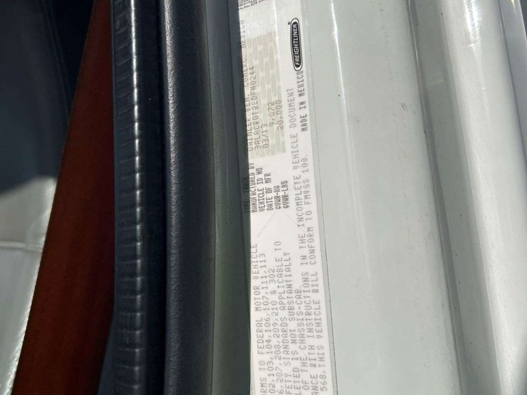 2014-freightliner-m2-106-image-5