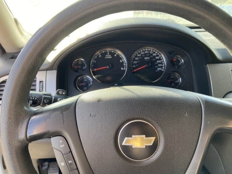 2009-chevrolet-tahoe-image-19