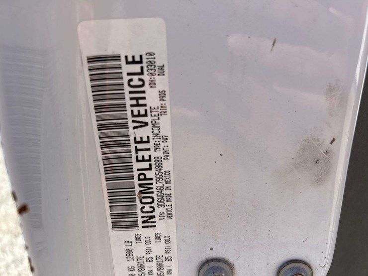 2009-dodge-ram-3500-image-26