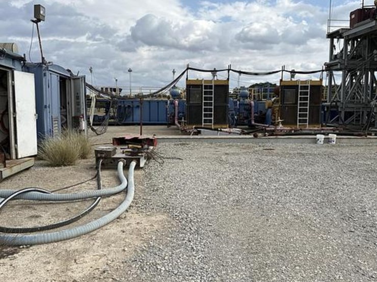 2011-caterpillar-3512-image-11