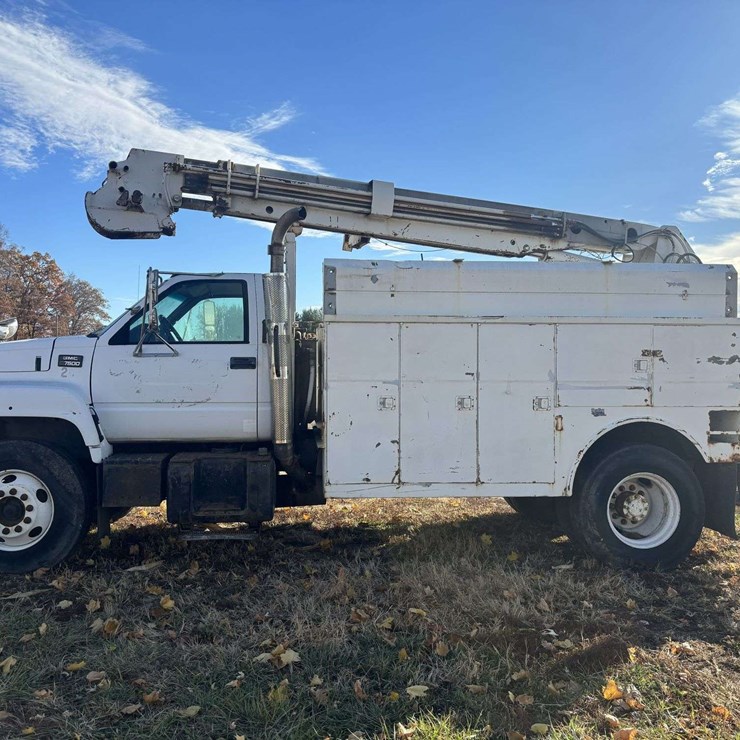 GMC C7500 Utility Truck