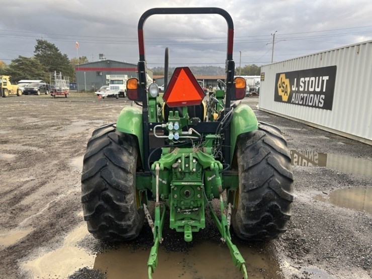 2009-john-deere-5075m-4wd-utility-tractor-image-5