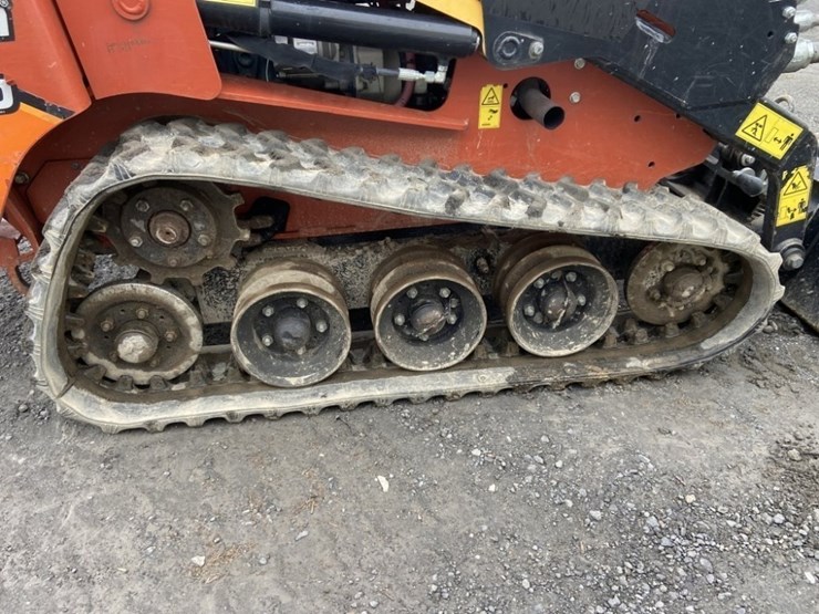 2020-ditch-witch-sk800-image-12