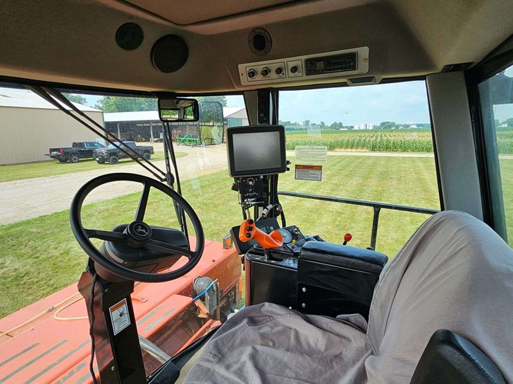 hesston-8550s-self-propelled-mower-conditioner-image-15