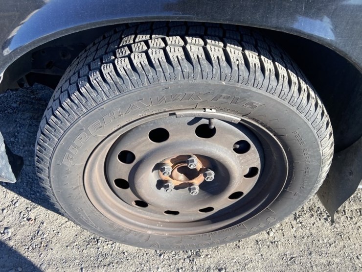 2011-ford-crown-victoria-sedan-image-26