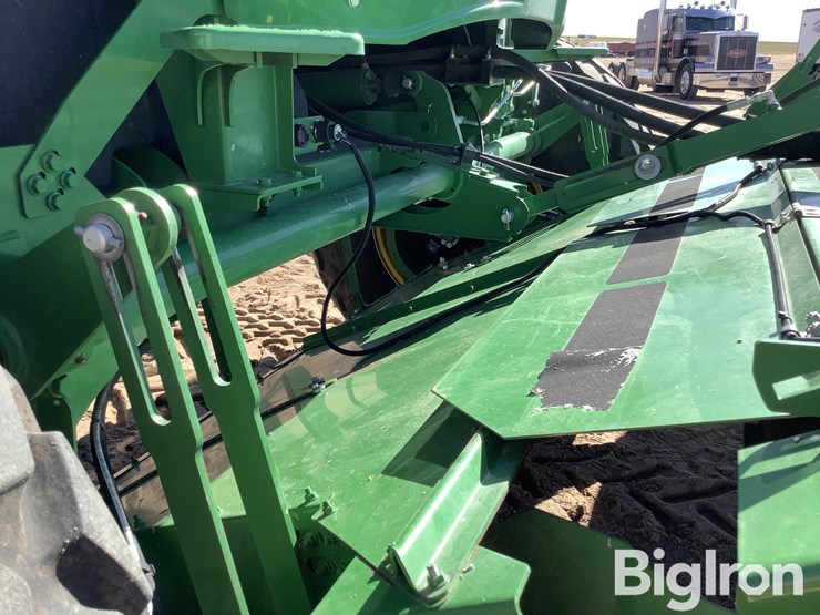 2021-john-deere-w235-image-19