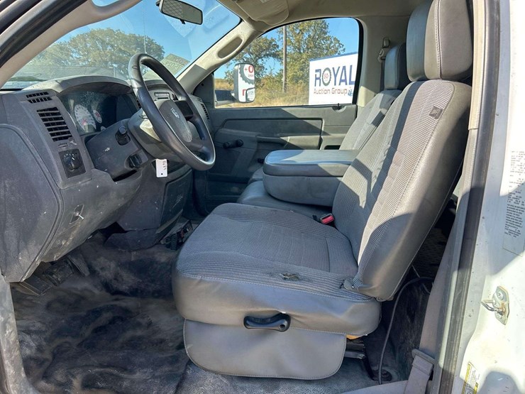 2009-dodge-ram-3500-image-10