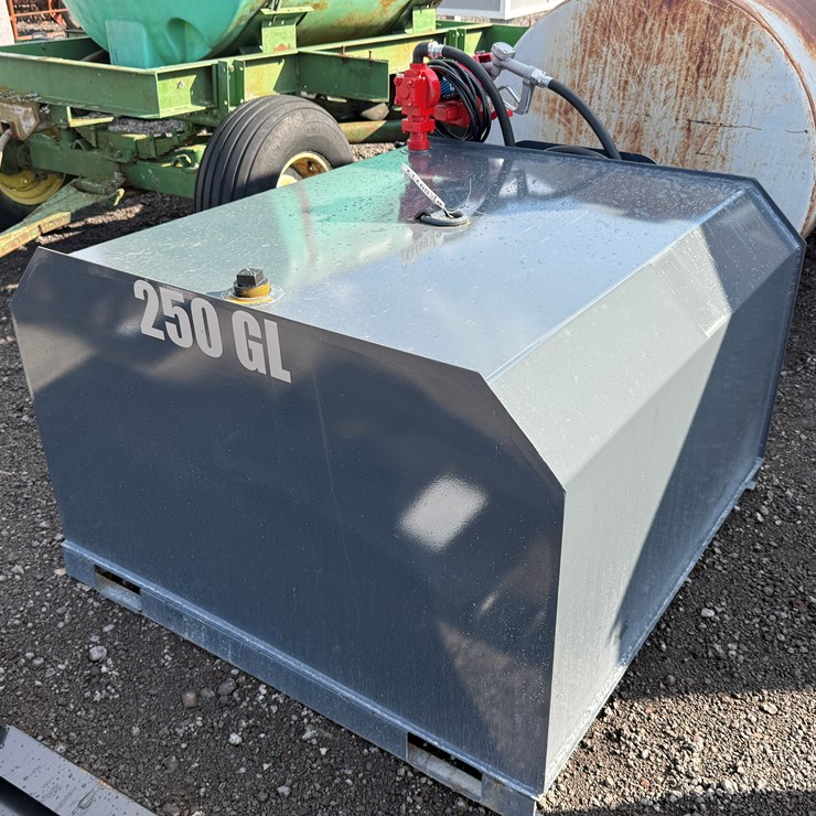 #33 • PORTABLE 250 GALLON FUEL TANK