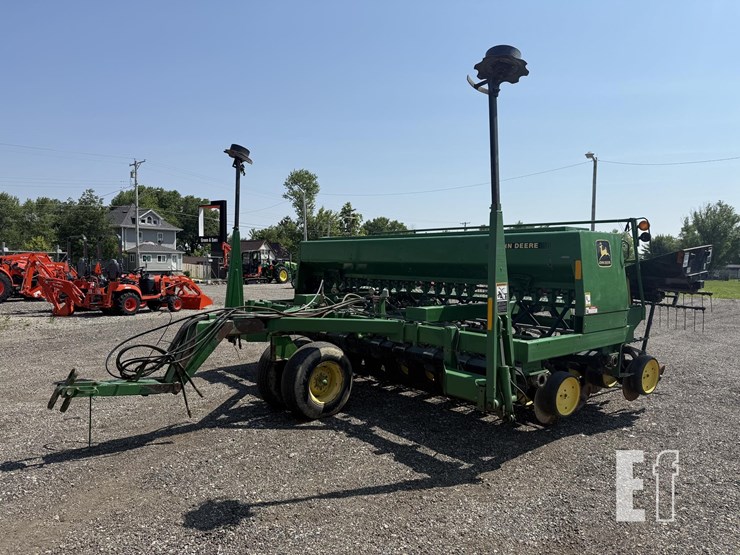 1993-john-deere-750-image-1