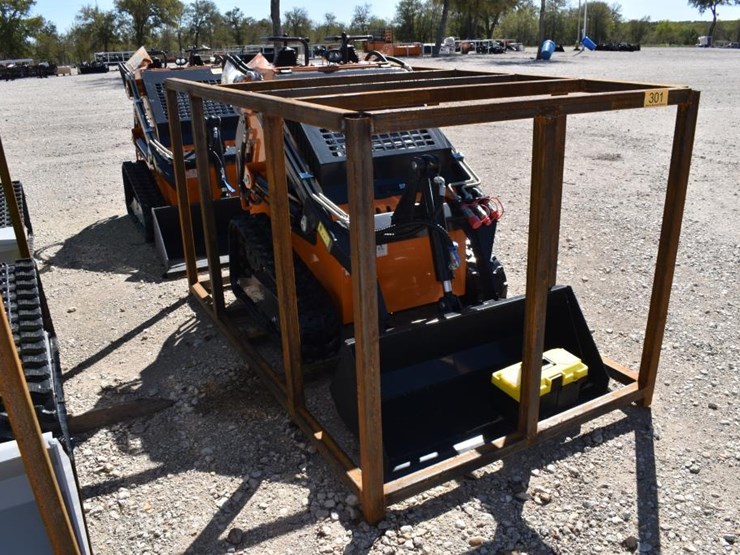 landhero-ht380-mini-skid-steer-(serial-#-7114001)-(k)-image-2