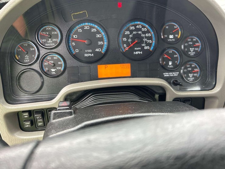 2018-international-durastar-4300-image-13