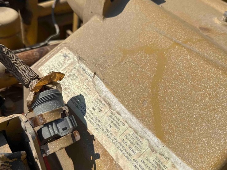 2001-caterpillar-3412-image-11