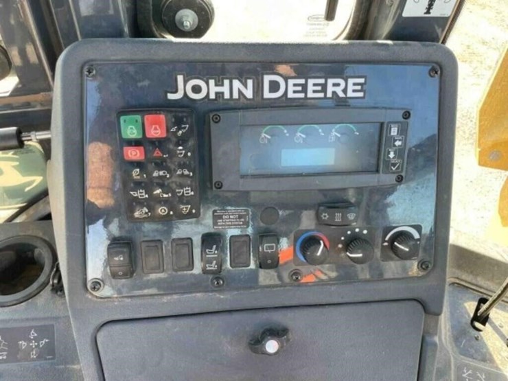 2024-john-deere-320-image-22