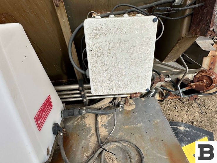 monroe-00012745-snow-and-ice-sander-box---kennewick,-wa-image-8