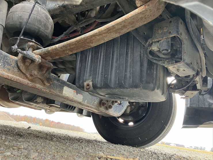 2013-freightliner-cascadia-image-93