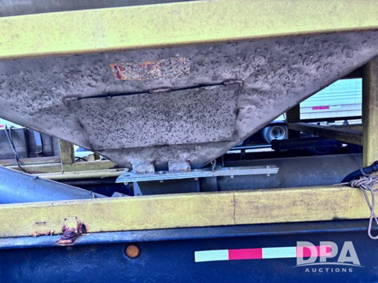 2004-magnolia-trailer-image-44