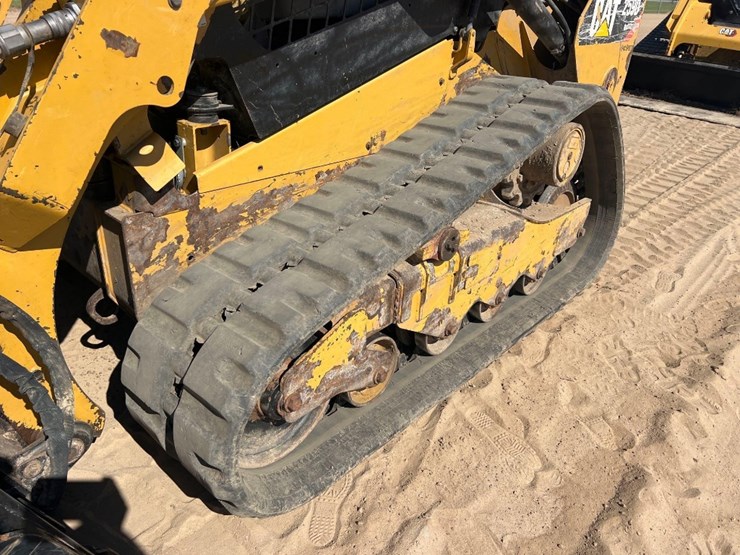 2016-caterpillar-259d-image-13