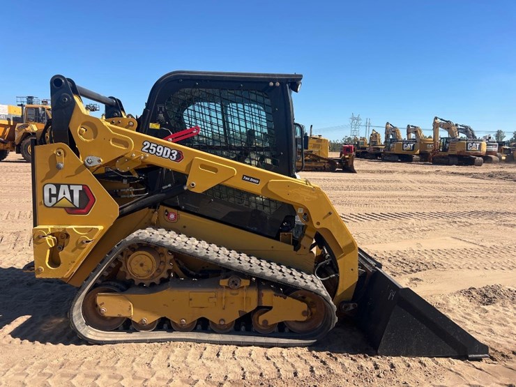 2020-caterpillar-259d3-image-5