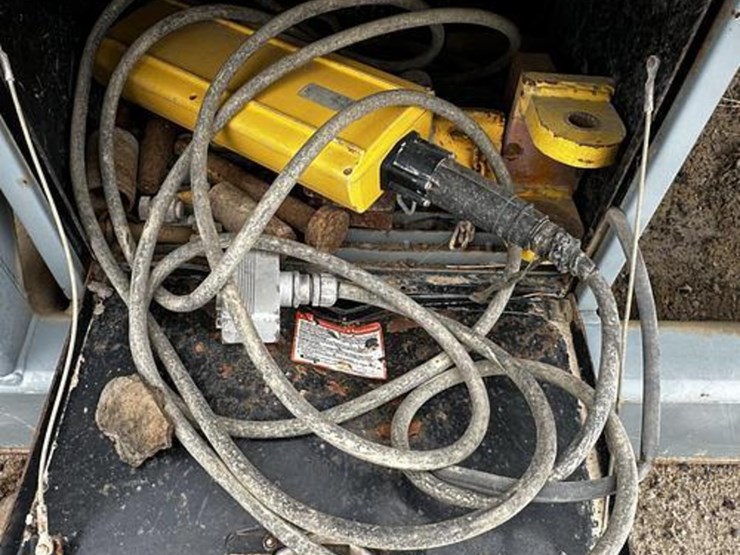 forum-pipe-wrangler-3500-hydraulic-cat-walk-image-11