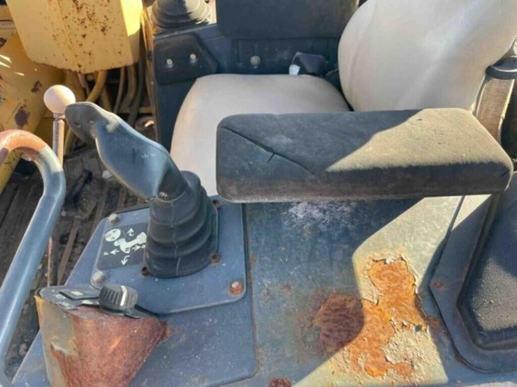 2008-deere-700j-image-20