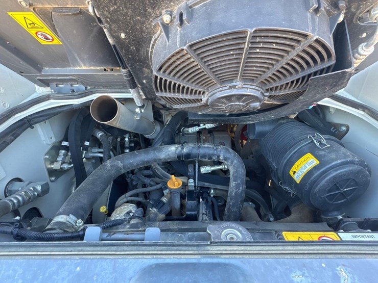 2021-takeuchi-tl8r2-image-18