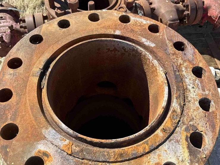 13-5/8-double-ram-bop-image-6