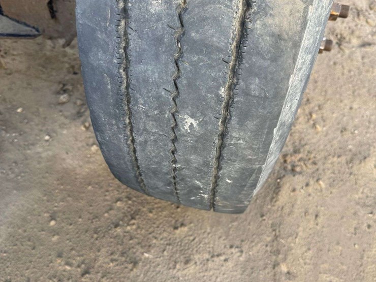 2009-volvo-tractor-truck---caution---kennewick,-wa-image-13