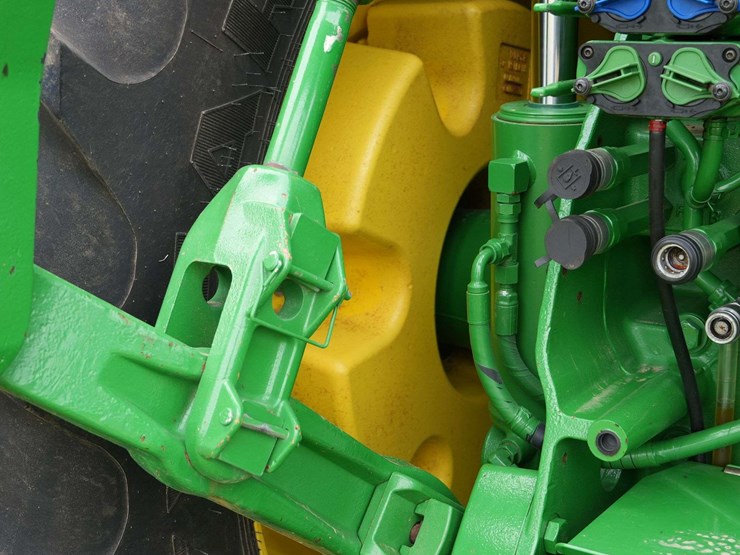 2011-john-deere-8285r-image-46