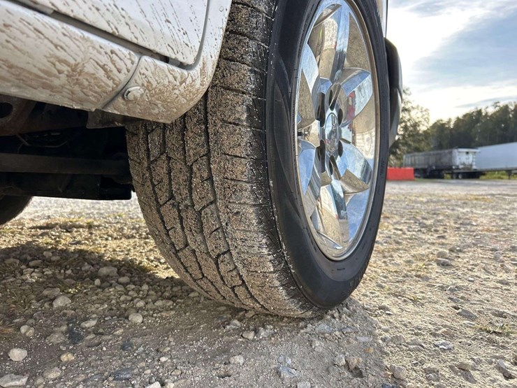 2006-gmc-3500-image-27