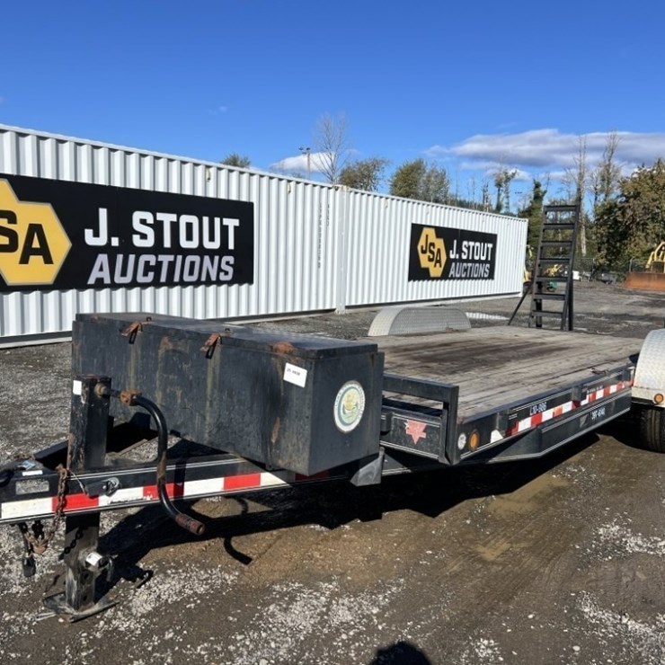 2008 PJ Trailers CH202 T/A Equipment Trailer